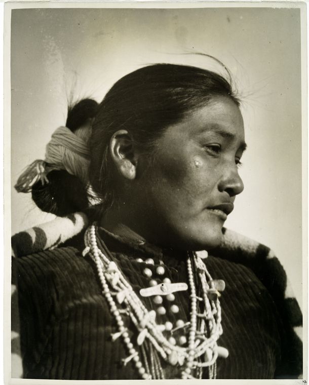 woman native american hairstyles chongo