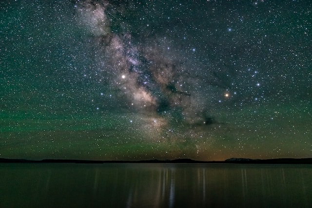 montana sky at night yellowstone national park