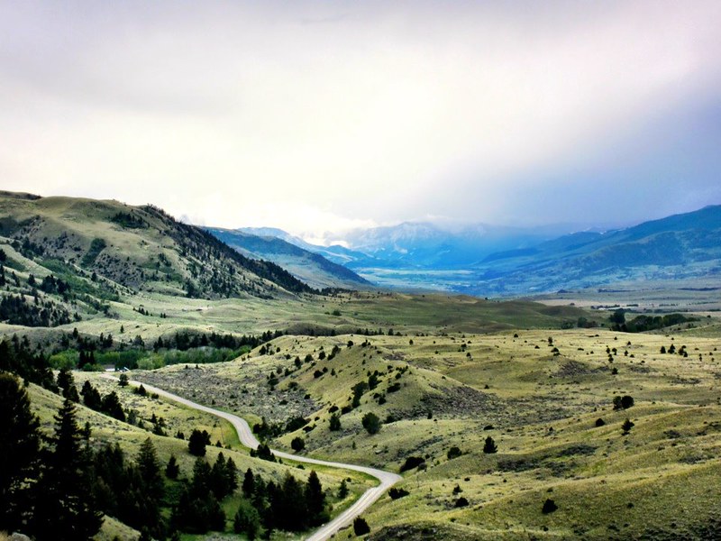 scenic drives in montana paradise valley