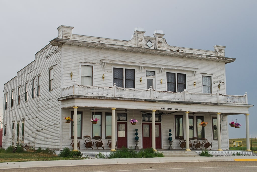 smallest towns in Montana lavina